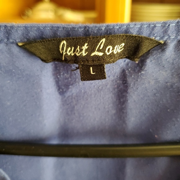 🇺🇸FINAL MARKDOWN!! SCRUB TOP - Picture 3 of 3